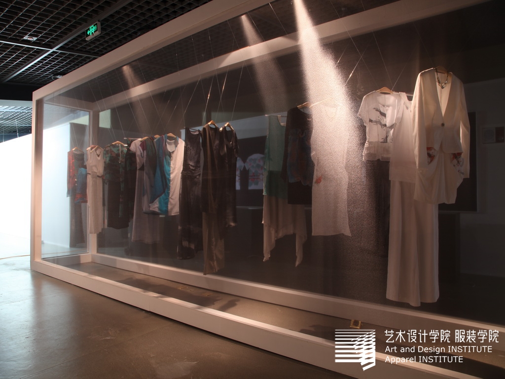 “浓妆淡抹”西湖艺术生活展作品   朱彦